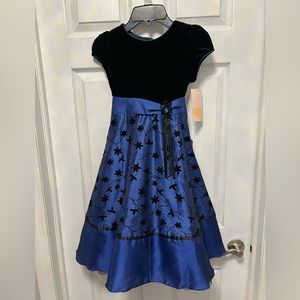 New Beautiful girls holiday dress velvet bodice